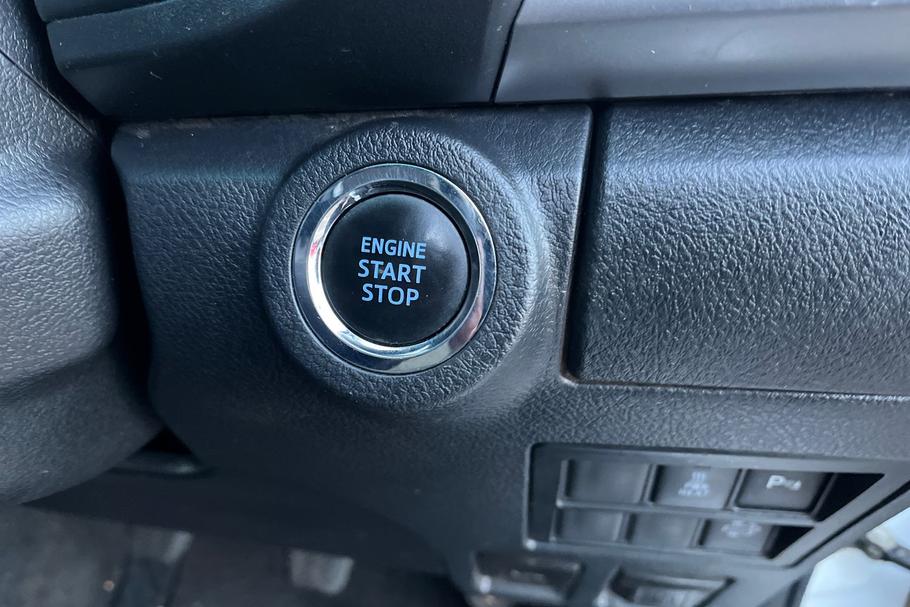 Used Toyota HILUX FG72YVD 24