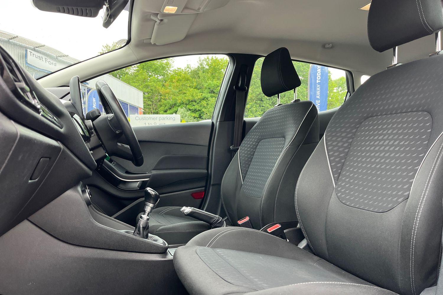 Ford Fiesta Photo 18