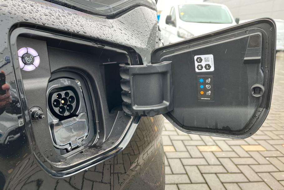 Used FORD TOURNEO CUSTOM SB75LSD 39