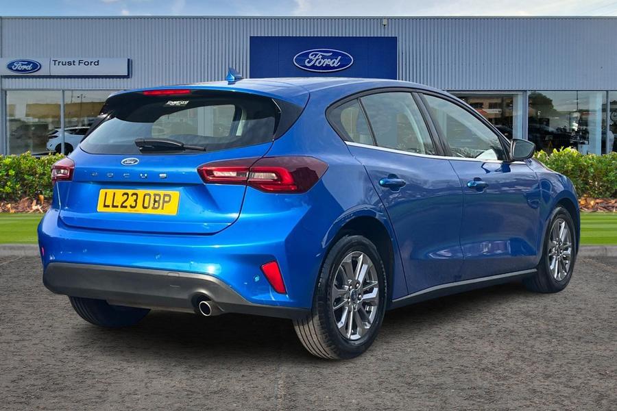 Ford Focus Photo autoimg-b937b8ee05bfb2beab27075fc1c9aa1f337f3b9c.jpg