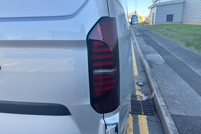 VOLKSWAGEN Transporter Photo 18