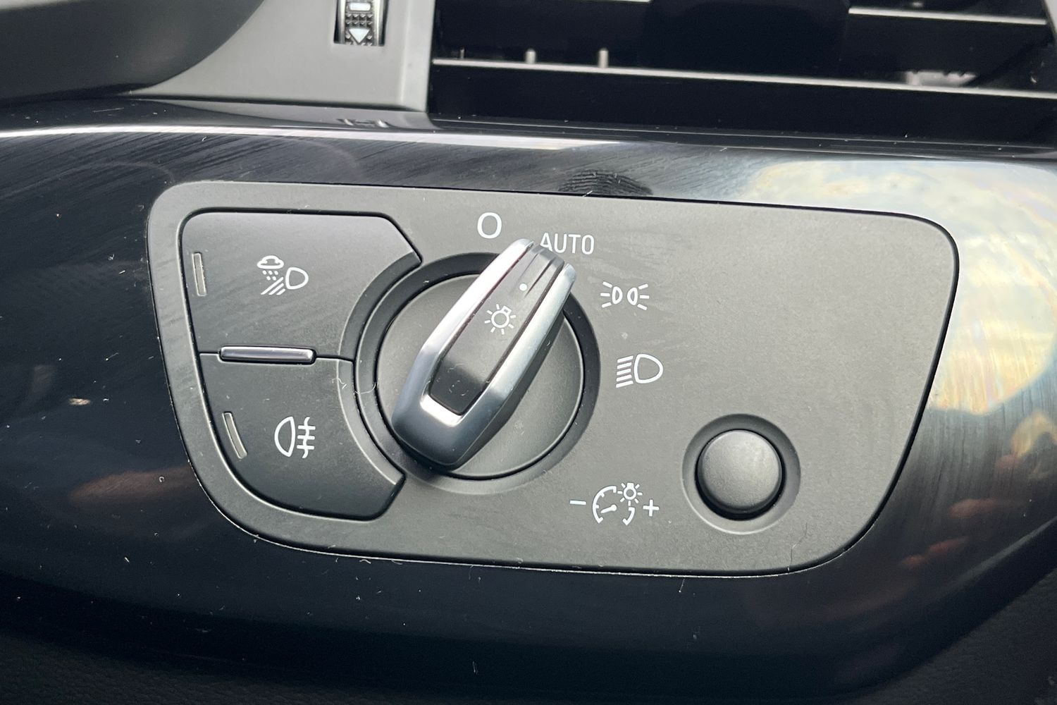 Audi A4 Photo 32