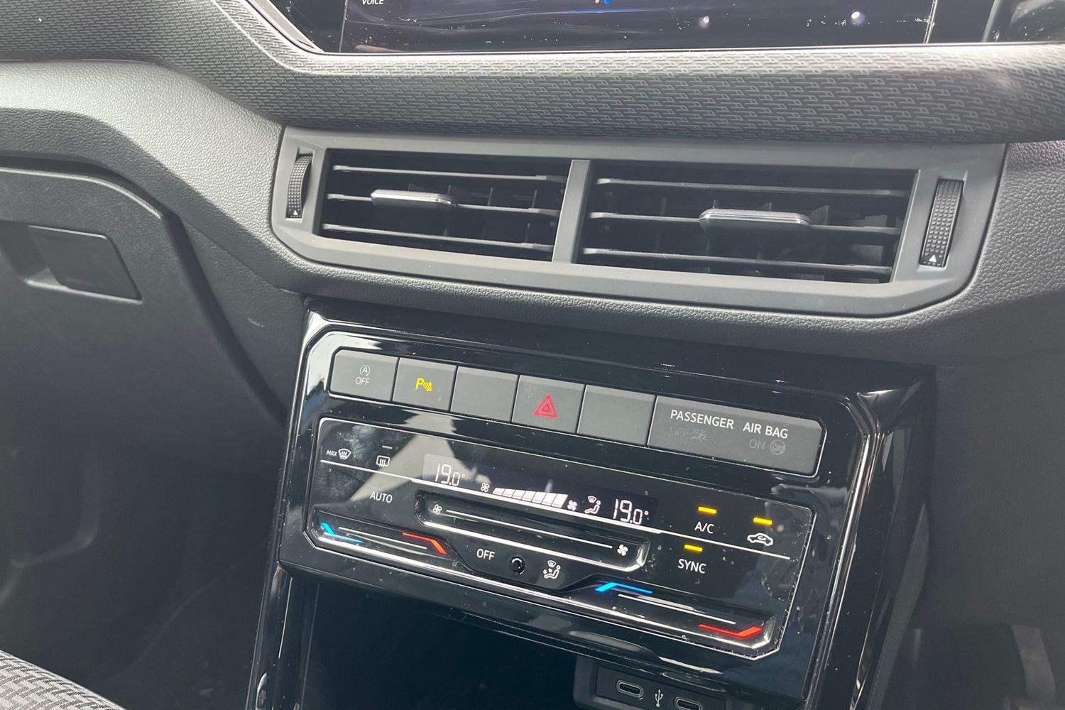 Volkswagen T-CROSS Photo 36