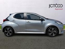 Toyota Yaris Photo 4