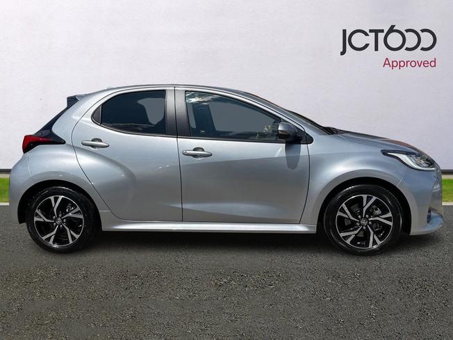 Toyota Yaris Photo 4