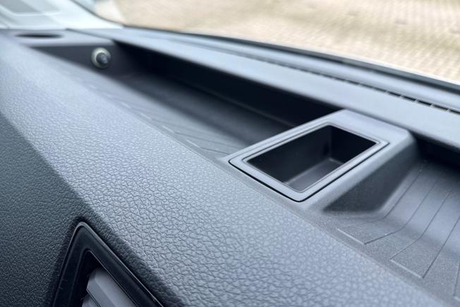 VOLKSWAGEN Crafter Photo 25