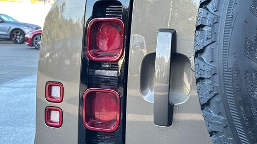 Land Rover Defender Photo autoimg-b948969669f4c615479421021d4b65a2dedf00ad.jpg
