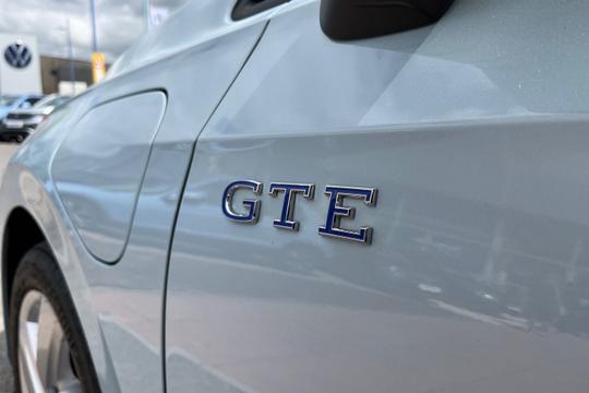 Volkswagen Golf Photo autoimg-b949ae321a477616723f6fde721f321c27a0552f.jpg