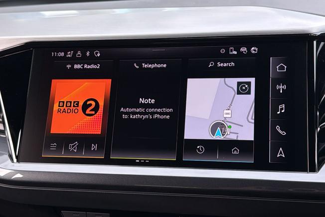 Audi Q4 e-tron Photo 13