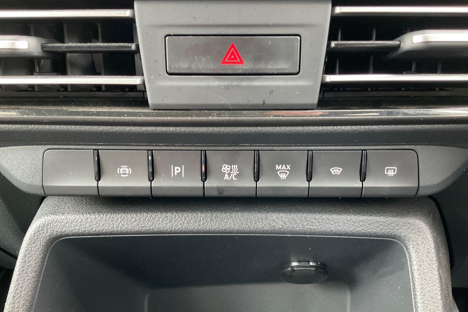 Ford TOURNEO CONNECT Photo 30