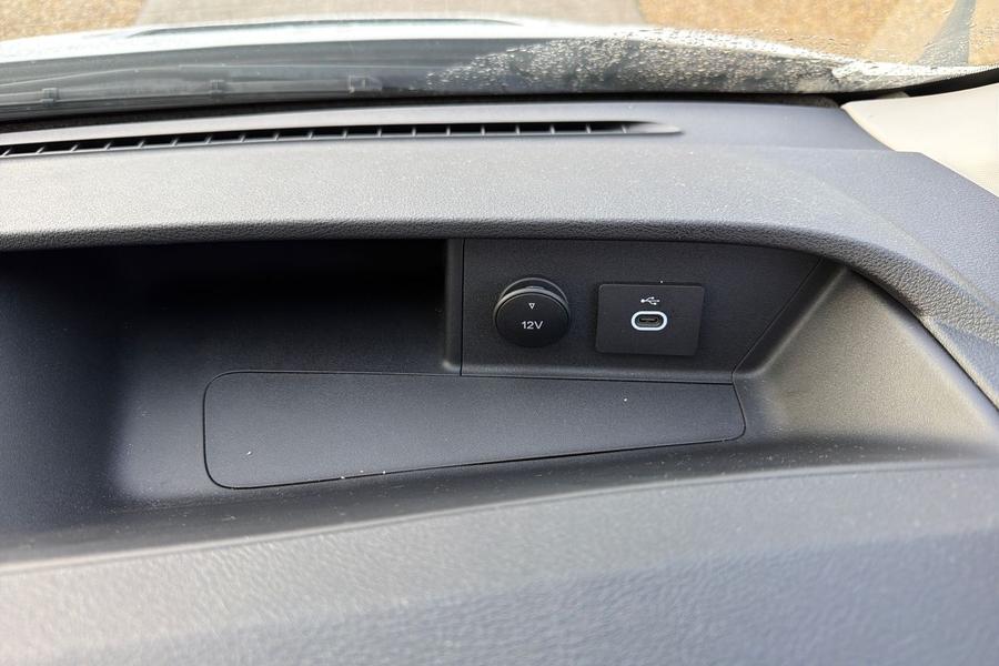 Ford TRANSIT Photo autoimg-b94ae3f89cde547d146b3c2edd985e4613e36dd7.jpg