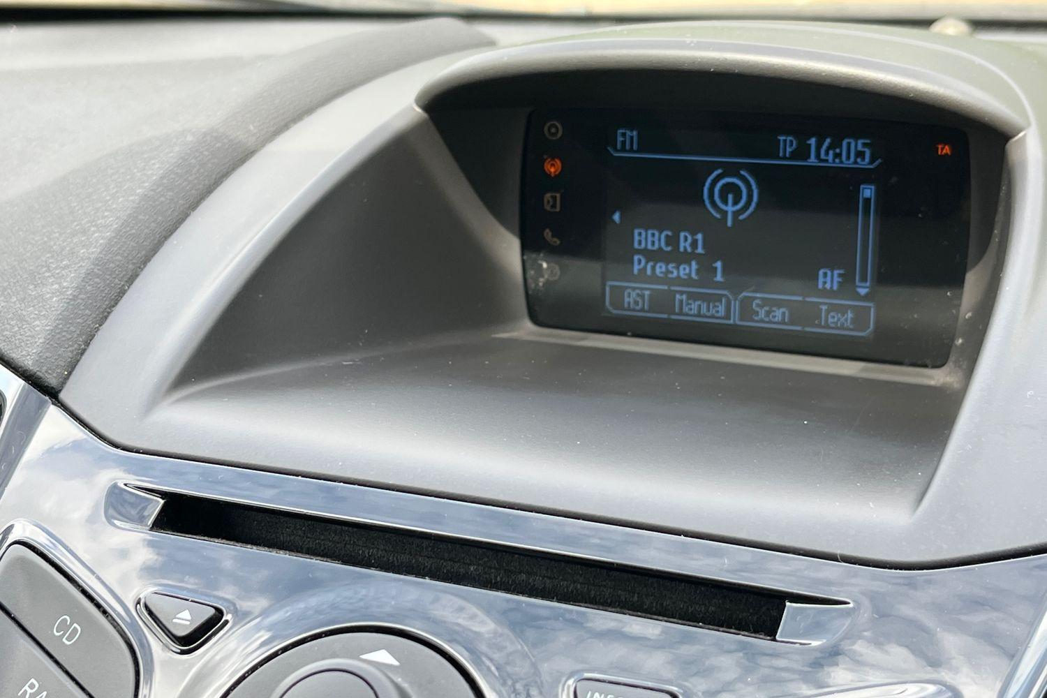 Ford FIESTA Photo 28