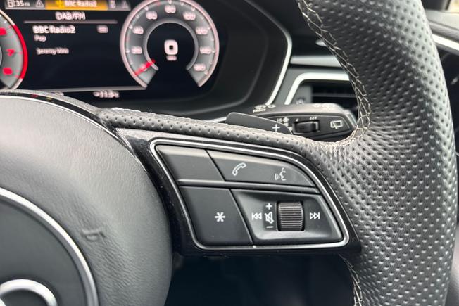 AUDI A4 Avant Photo 17