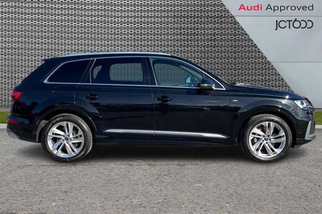 AUDI Q7 Photo 4