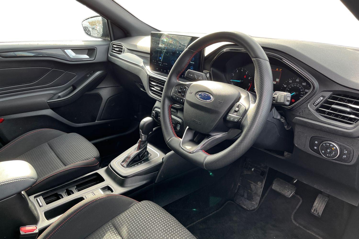 Ford FOCUS Photo 8