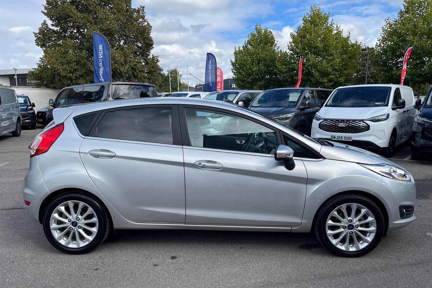 Ford FIESTA Photo 35
