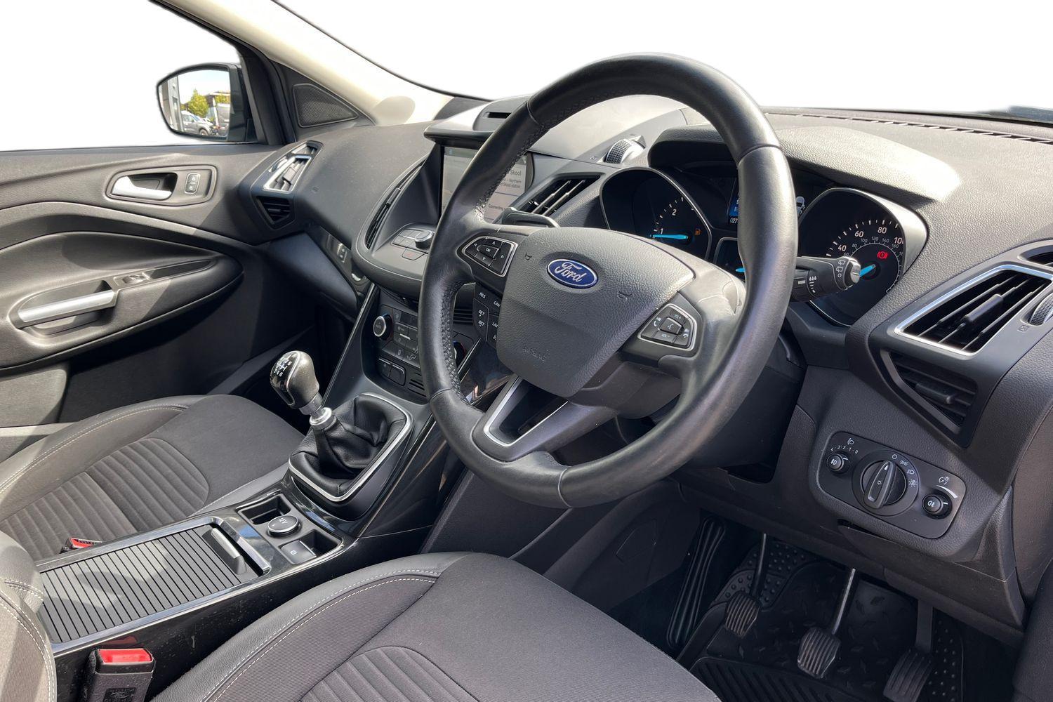 Ford KUGA Photo 8