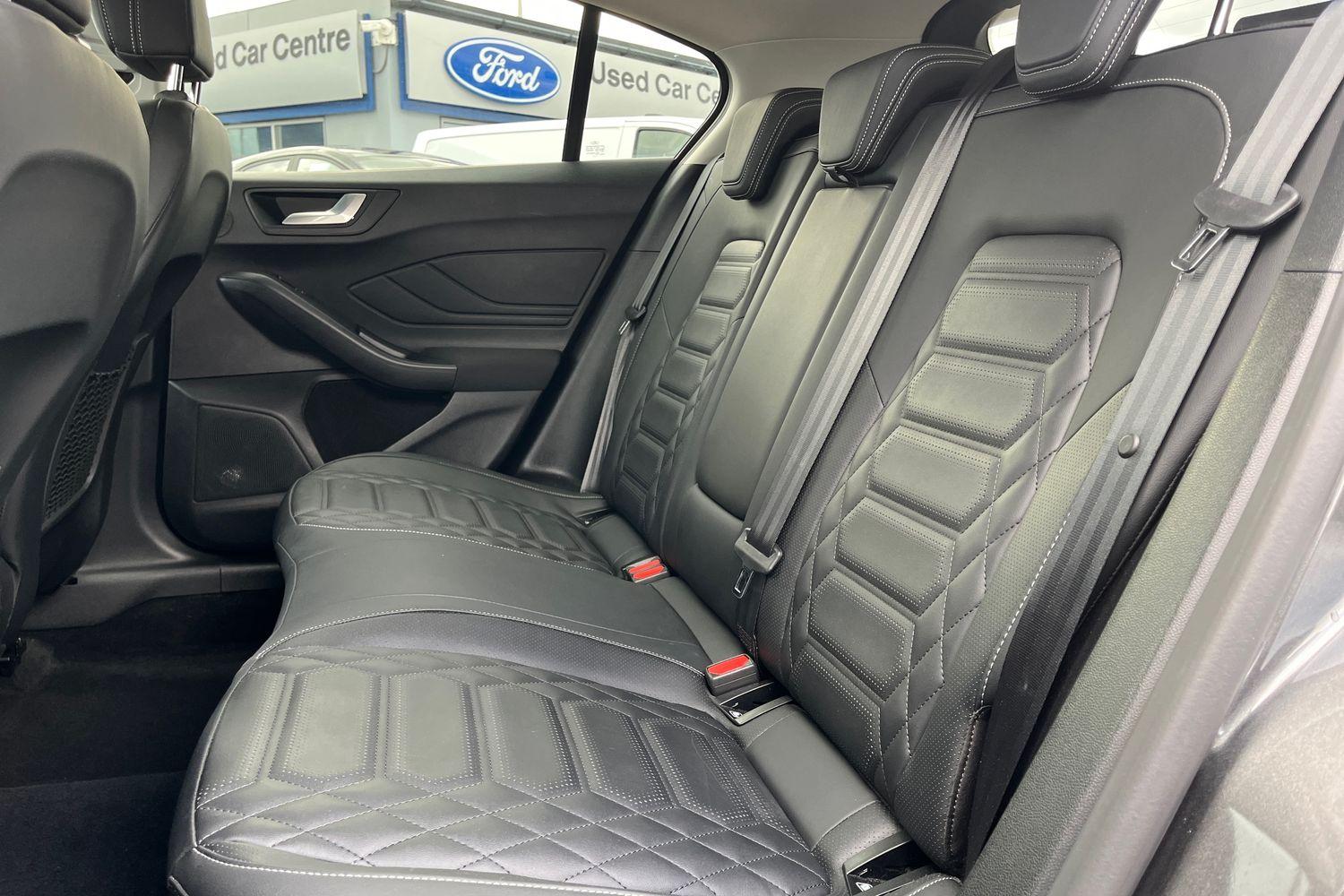 Ford FOCUS Photo 19