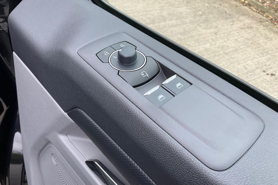 Ford TRANSIT CUSTOM Photo autoimg-b9526c7d735a73dd39631ca108dc42c36aa1313a.jpg