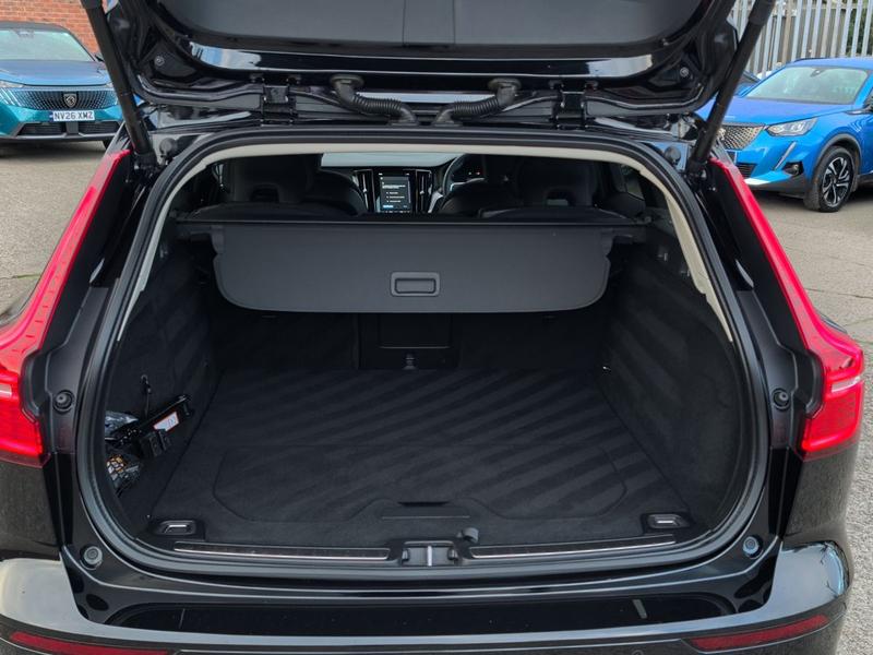 Used Volvo V60 FP23AOF 18