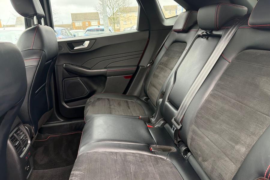 Ford KUGA Photo autoimg-b955a783656c62bedb6e1b34a888ae3ce05b82a9.jpg