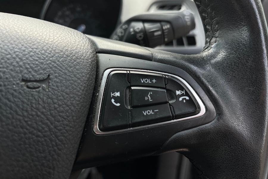 Ford C-MAX Photo autoimg-b9566c36ba6b970388bc26361ca9af940f180704.jpg