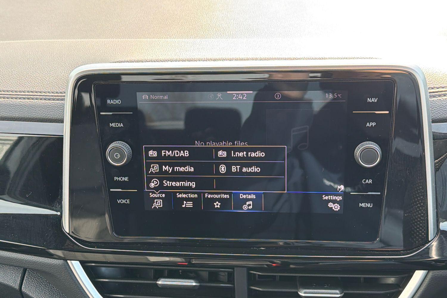 Volkswagen T-ROC Photo 29