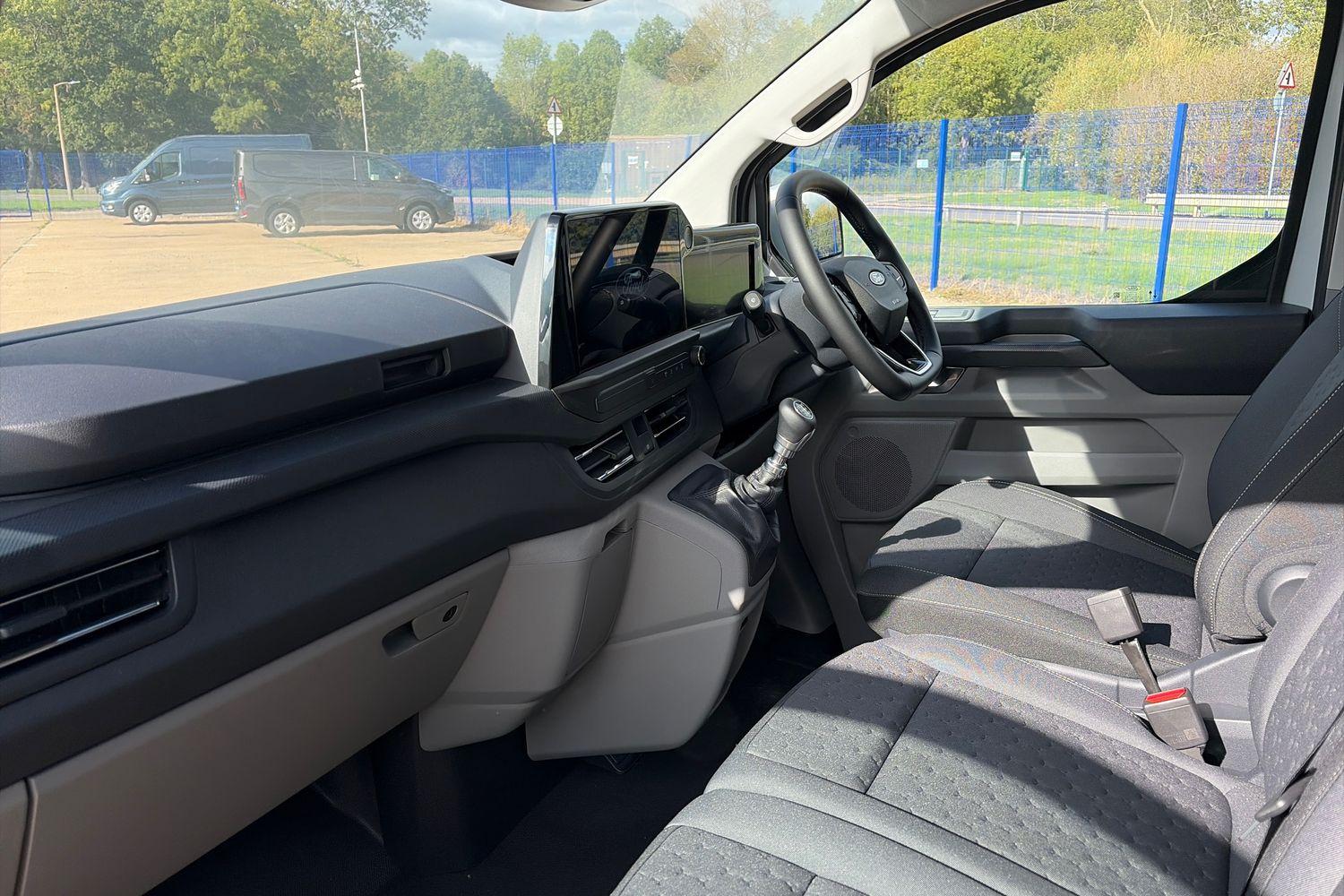 Ford TRANSIT CUSTOM Photo 2