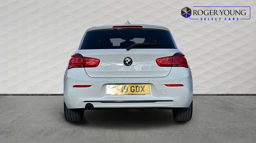 BMW 116D Photo autoimg-b95badd30b7009ba17552d51d35bd4a23e7bf947.jpg