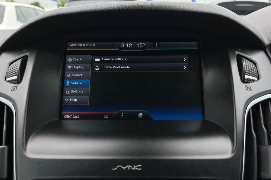 Ford FOCUS Photo autoimg-b95bb1d7150145775f98862131028657db636aad.jpg