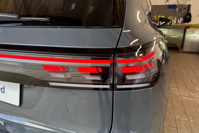 VOLKSWAGEN Tiguan Photo 18