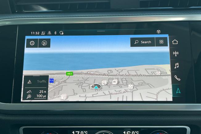 AUDI Q3 Photo 14