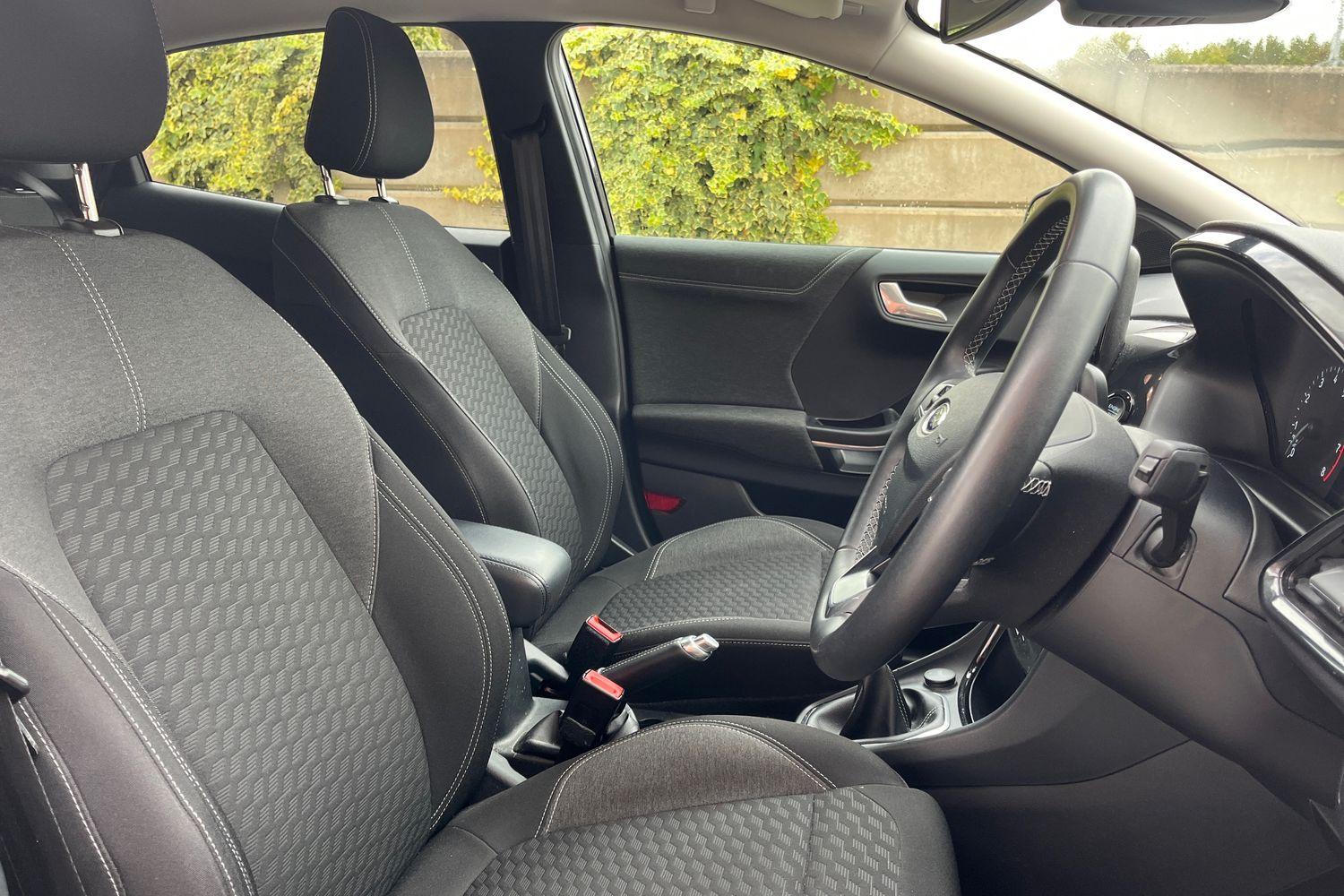 Ford PUMA Photo 16