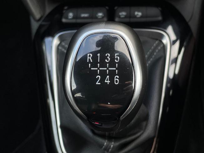 VAUXHALL Corsa Photo 42
