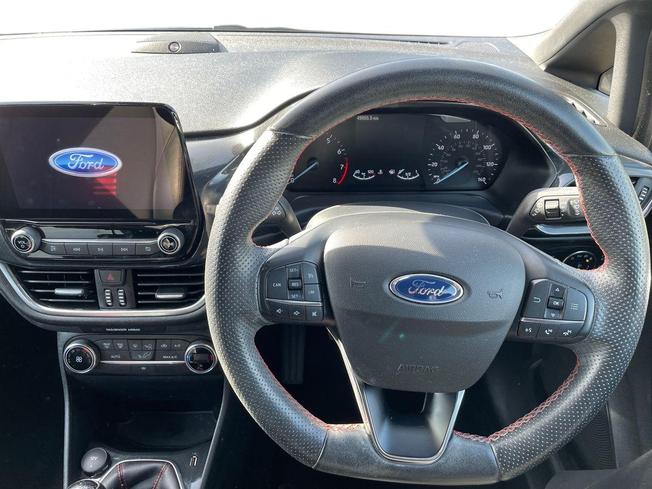 FORD Fiesta Photo 11
