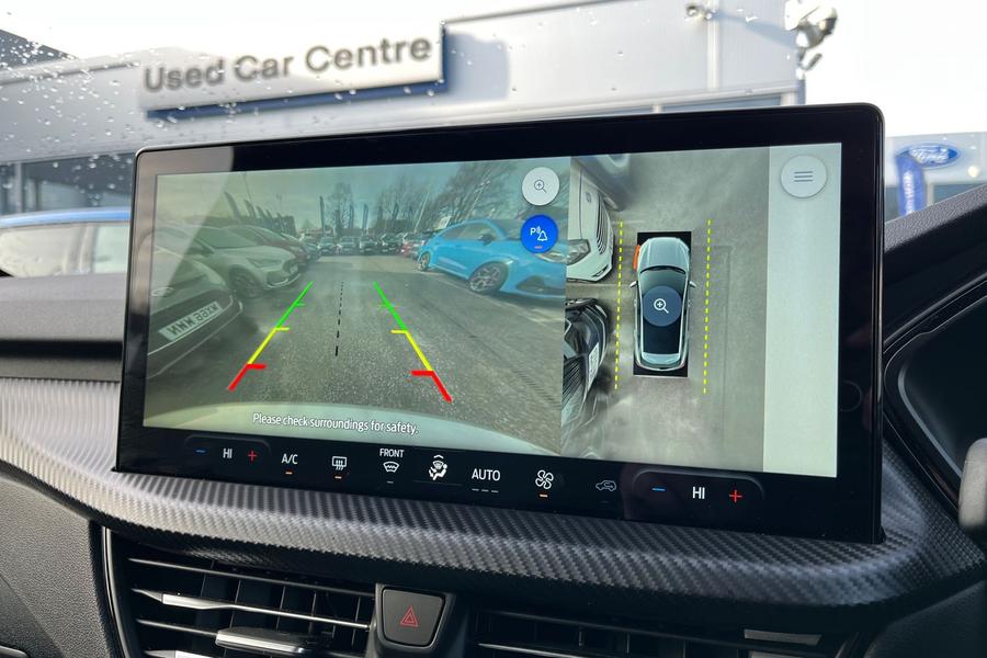 Ford KUGA Photo autoimg-b9711f3dd6e01a9796f7a031cdb464230fc22ad2.jpg