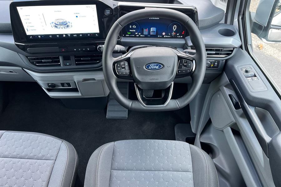 Ford TOURNEO CUSTOM Photo autoimg-b9725c759c5762caa47647989888813b775bdf92.jpg