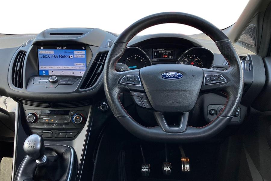 Ford KUGA Photo autoimg-b9727db0d539fad68d33dae2fcaa97a5c6b66470.jpg