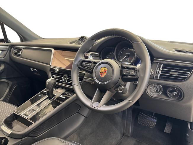 PORSCHE Macan Photo 10