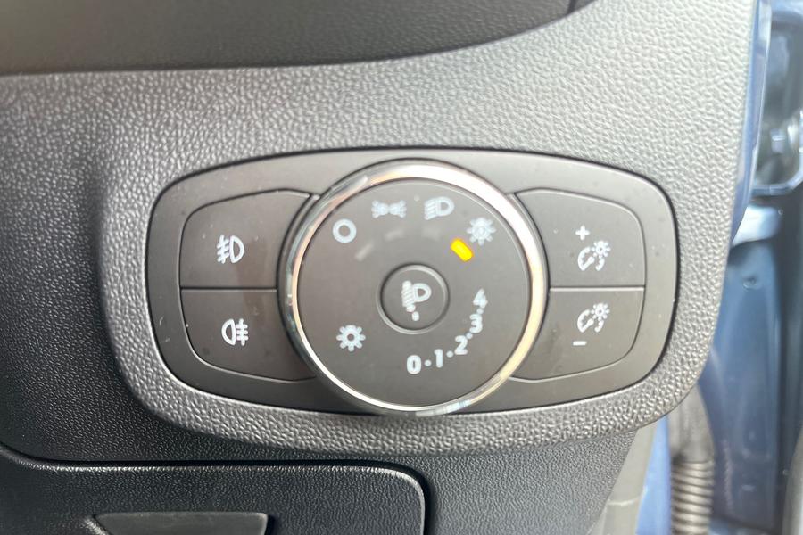 Ford FIESTA Photo autoimg-b9742353d30f9195710153a4108b60bbdb83006b.jpg
