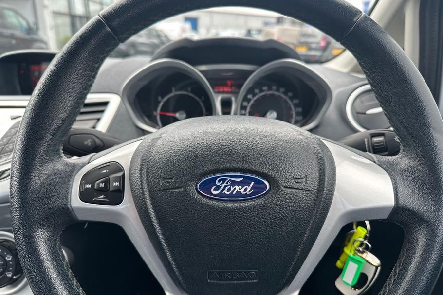 Used Ford FIESTA 12