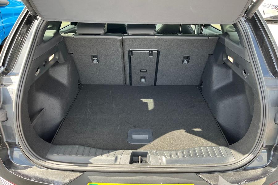 Ford Explorer Photo autoimg-b975fbfb3f2824ce278eb3743eca736f742265ac.jpg