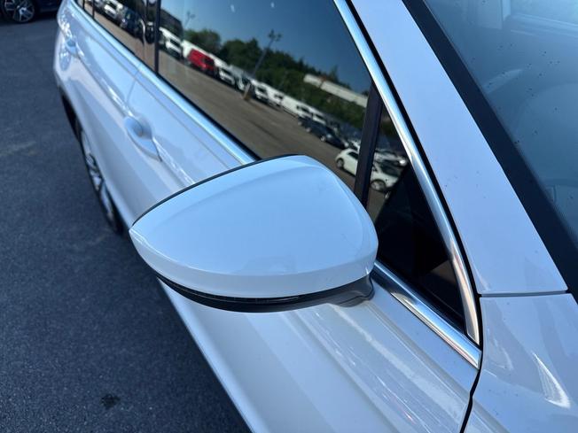 VOLKSWAGEN Tiguan Photo 20