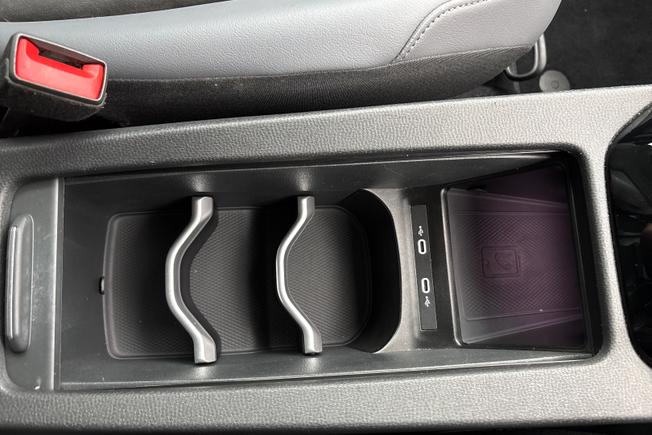 VOLKSWAGEN ID.4 Photo 22
