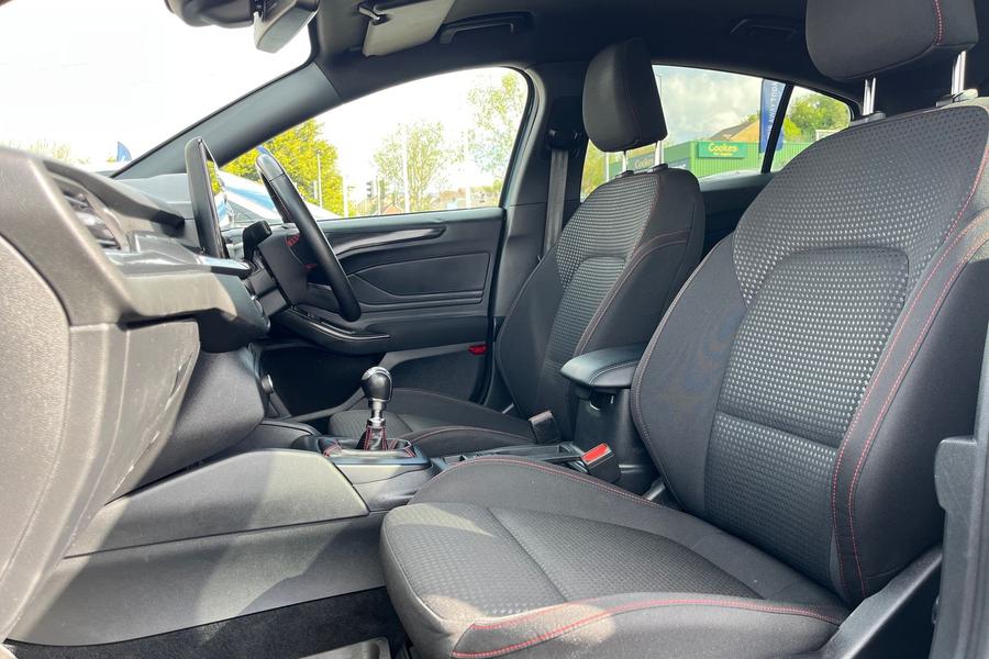 Ford Focus Photo autoimg-b980fd69b3ff030373246d68796c471805cf6f9f.jpg
