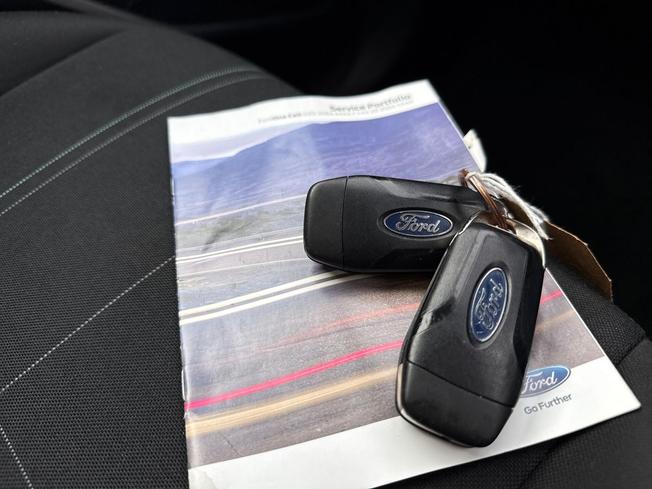 Ford Fiesta Photo 44
