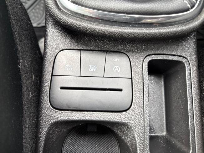 FORD Fiesta Photo 31