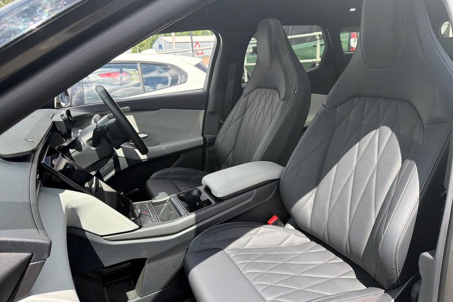 Ford Explorer Photo autoimg-b982f66a7687f5ffbfb72d93571499f9165cf42b.jpg