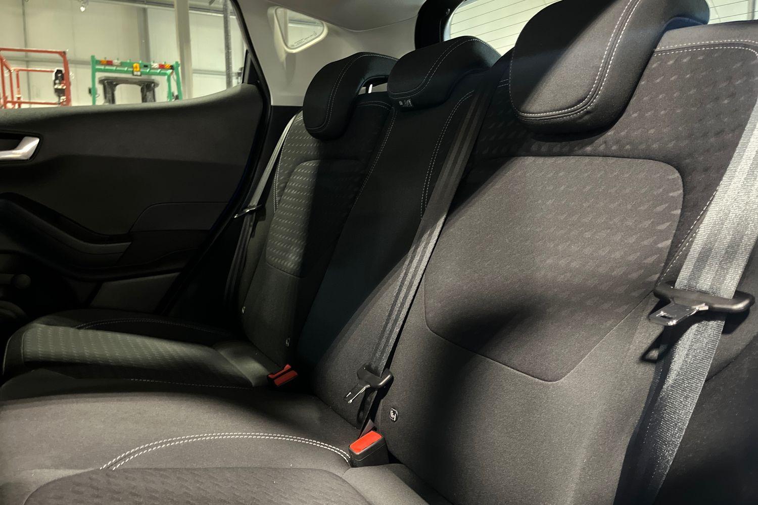 Ford FIESTA Photo 19