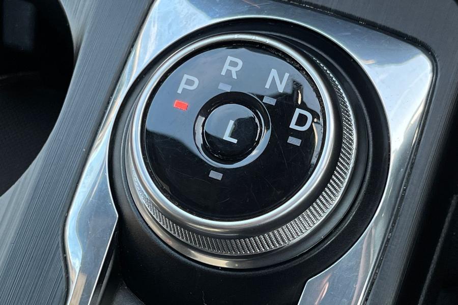 Ford KUGA Photo autoimg-b984506fd03960ac0d3b67861070279037fa5903.jpg